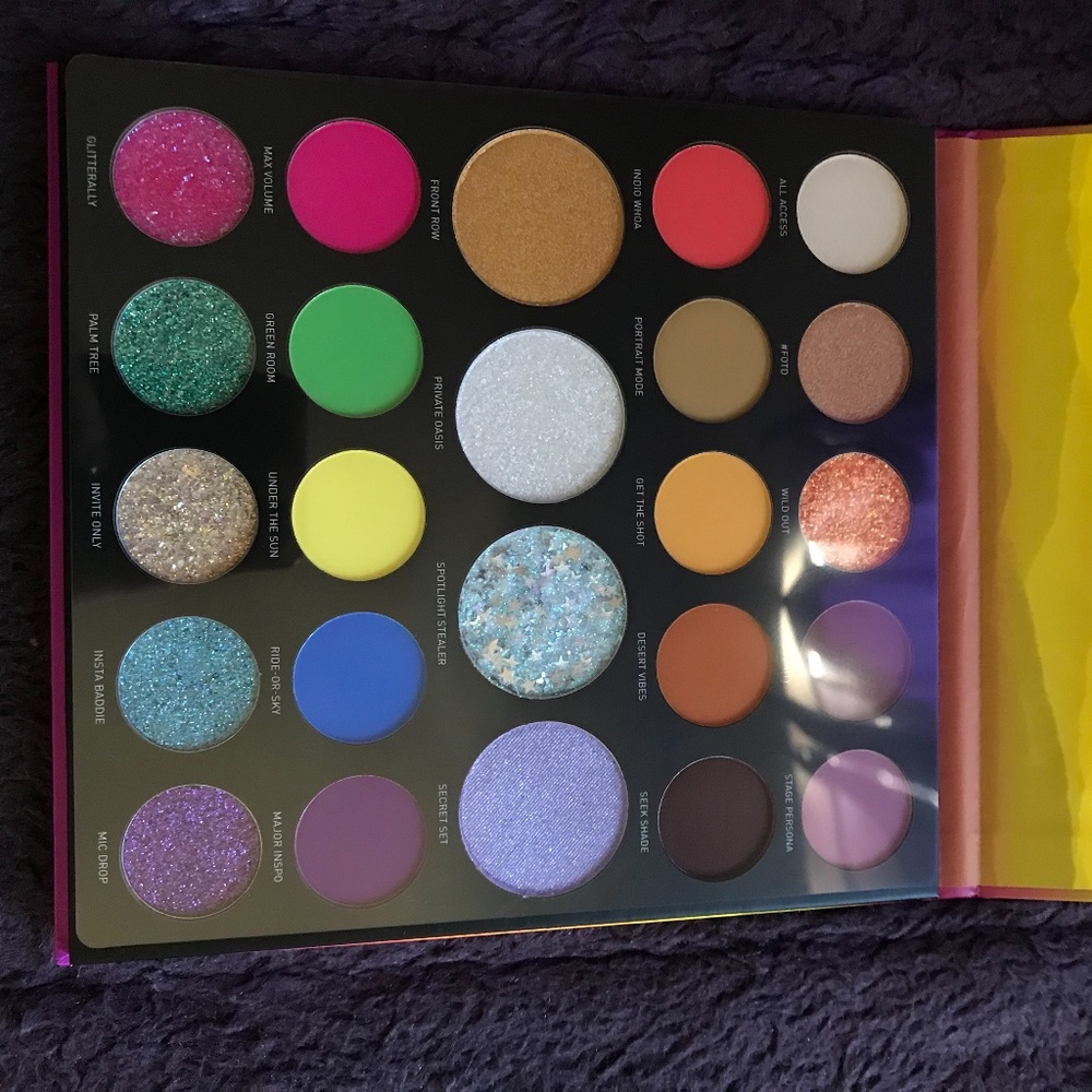 Morphe X Saweetie eyeshadow pallete